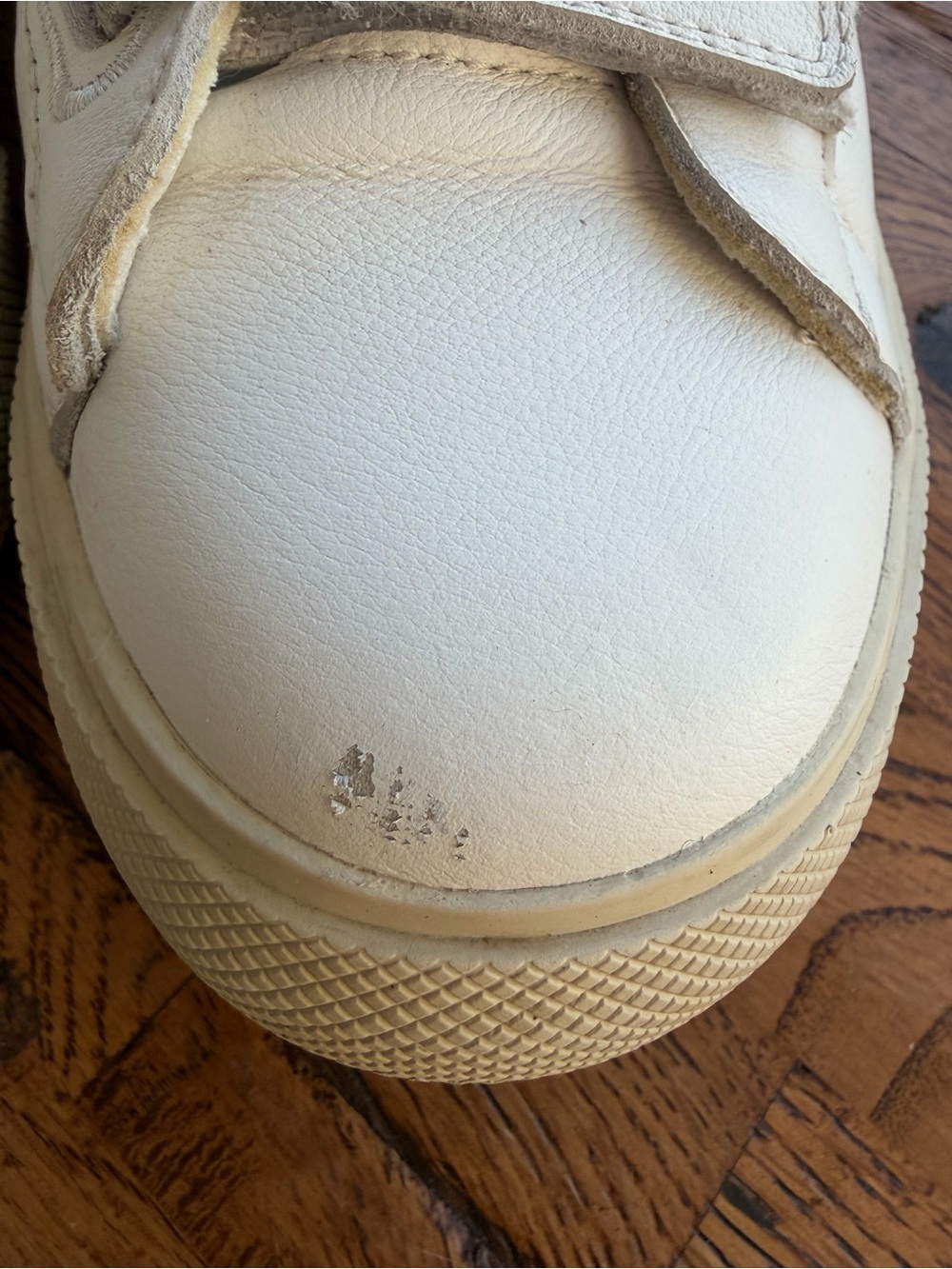 Veja Recife Sneaker in Extra White & Black - Picture 7 of 13